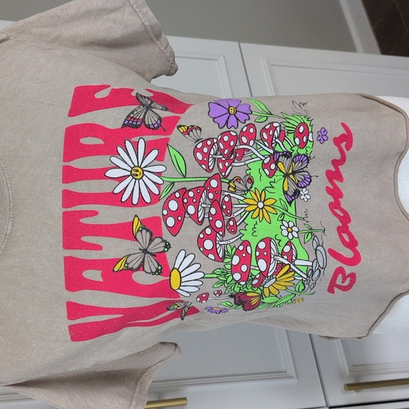 Fifth Sun Nature Blooms mushroom Floral Butterfly Cropped Cotton Tee Size Small - Picture 3 of 5